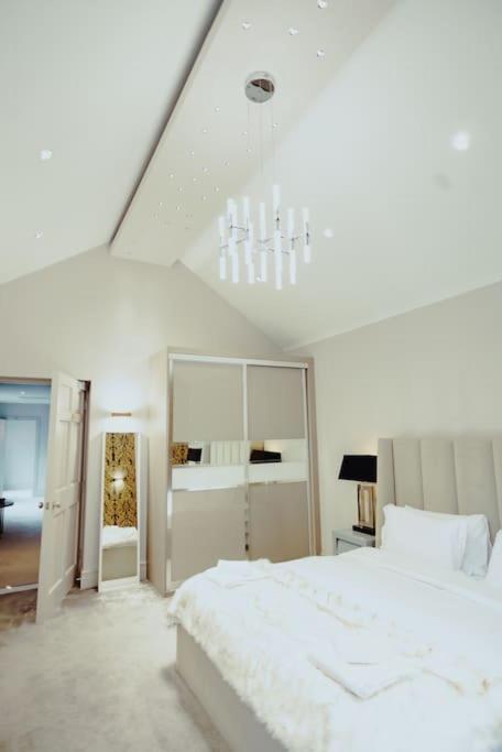 Ferienwohnung 3-Story Townhouse - Sleeps 8 Leeds  Exterior foto