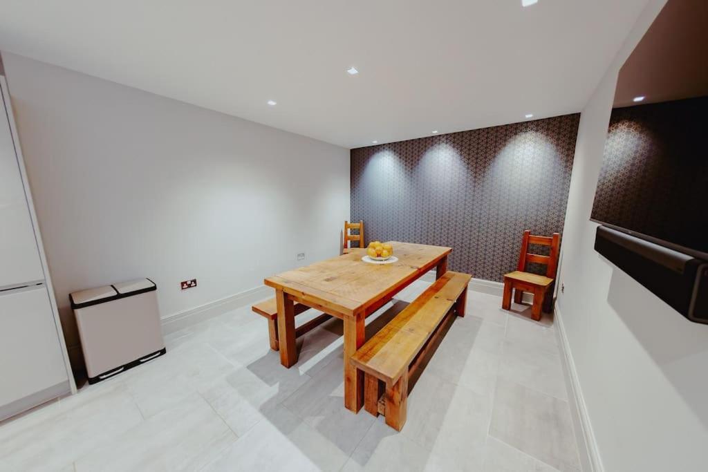 Ferienwohnung 3-Story Townhouse - Sleeps 8 Leeds  Exterior foto