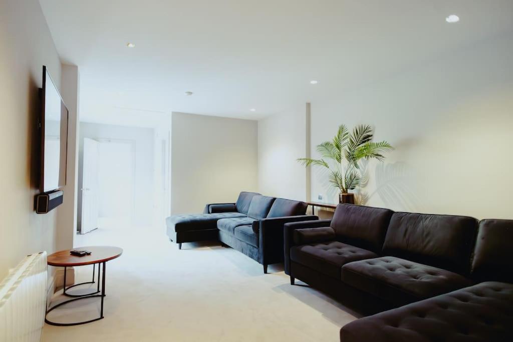 Ferienwohnung 3-Story Townhouse - Sleeps 8 Leeds  Exterior foto